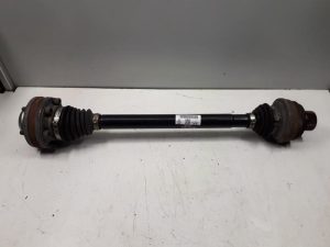 22006444 – 8R0501203D – Aandrijfas links-achter