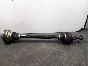 18796040 – 8R0501203D – Aandrijfas links-achter