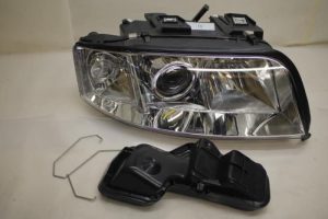 17800832 – 4B0941004BJ – Headlight, right