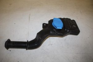 17822179 – 8T1955463B – Front windscreen washer reservoir