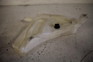 17816276 – 4L0955453 – Front windscreen washer reservoir