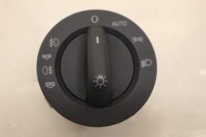 17800943 – 4F1941531D5PR – Light switch