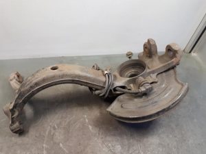 22293872 – 8D0407258AD – Fusee rechts-voor