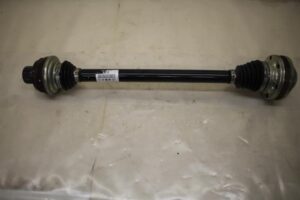 17799842 – 8R0501203C – Antriebswelle links hinten
