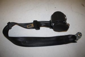 17818373 – 8R0857805KV04 – Veiligheidsgordel links-achter