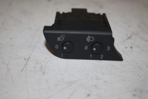 17830079 – 8E2919094A5PR – AIH headlight switch