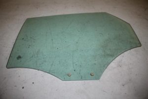 17830758 – 8K9845205E – Portierruit 4Deurs links-achter