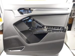 21796324 – 83B867104AFSWS – Türverkleidung 4-türig rechts vorne