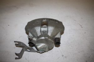 17806743 – 8E0615124A – Remklauw (Tang) rechts-voor