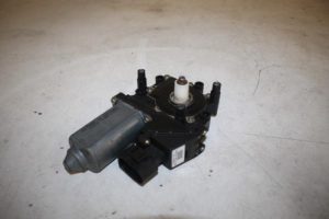 17821607 – 4B0959802E – Door window motor