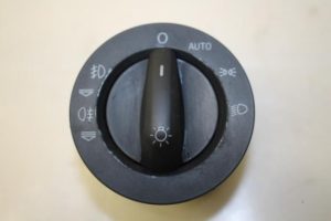 17795580 – 4F1941531D5PR – Light switch