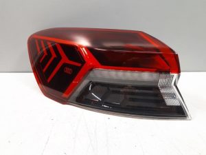21573121 – 89A945069 – Achterlicht links