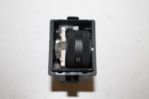 17802560 – 4F0941301A5PR – AIH headlight switch