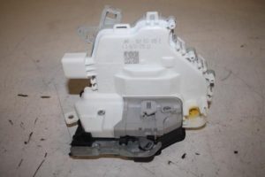 17809834 – 8J1837015E – Door lock mechanism 4-door, front left