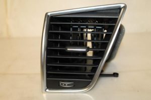 17794120 – 8R1820901JWVF – Luftgitter Armaturenbrett