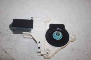17805706 – 8T0959802B – Door window motor