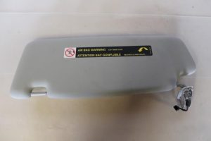 17792752 – 8U0857552FFT9 – Zonneklep
