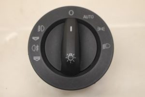 17800950 – 4F1941531D5PR – Light switch