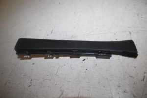 17811576 – 4G88682034PK – A-stijl Afdekkap links