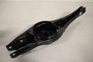 17820512 – 3Q0505311E – Draagarm onder links-achter