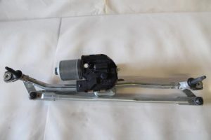 17793148 – 8R1955023D – Wiper motor + mechanism