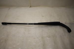 17797994 – 8V2955407B1P9 – Front wiper arm