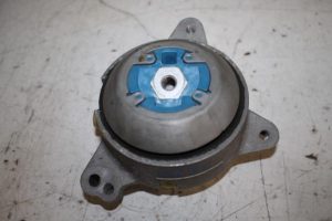 17816121 – 4H0399151AB – Getriebe Halterung