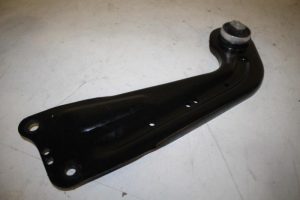 17820533 – 5QF505224C – Draagarm rechts-achter