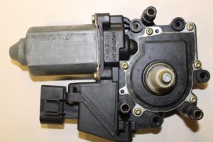 17787015 – 8D0959802D – Fenstermotor Tür