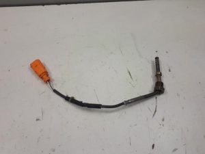 18154431 – 03L906088F – Exhaust heat sensor