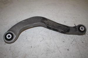 17811030 – 8K0505324H – Draagarm boven rechts-achter