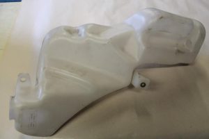 17786099 – 8D0955453AG – Front windscreen washer reservoir