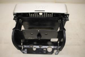 17796290 – 8N0863239E01C – Middenconsoles