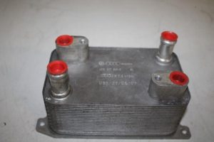 17818843 – 4E0317021E – Oliekoeler