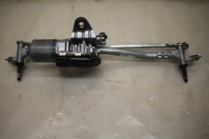 17799799 – 4H1955023C – Wiper motor + mechanism