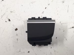 18945057 – 81B858323A6PS – Afdekplaat diversen