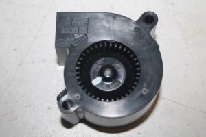 17805221 – 8V0907463 – Headlamp fan right