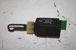 17810668 – 4B5962115A – Slotmechaniek Achterklep