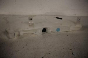 17809491 – 4G8955451F – Ruitensproeiertank voor