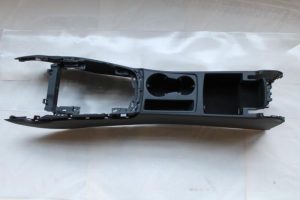 17794255 – 8K0863244A6PS – Mittelkonsole