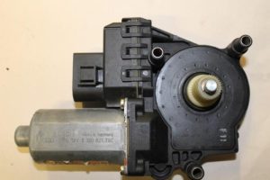 17787052 – 4B0959802B – Door window motor