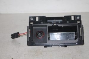 17808184 – 4G0857951A4PK – Asbak voor