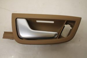 17796178 – 4E08370198R8 – Türgriff 4-türig links vorne