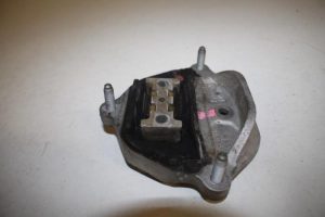 17817814 – 8K0399151CM – Getriebe Halterung