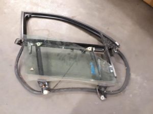 19051800 – 8E0407462B – Window mechanism 4-door, front right