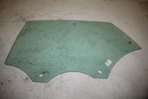17819663 – 8W8845205 – Rear door window 4-door, left