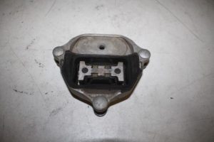 17821227 – 8K0399151CF – Getriebe Halterung