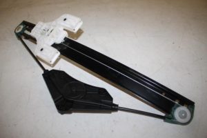 17827661 – 4K0839462 – Rear door window mechanism 4-door, right