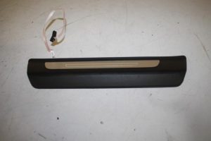 17828961 – 4M0947417 – Afdeklijst dorpel links