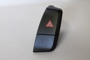 17790999 – 8K2941509AV10 – Paniekverlichtings Schakelaar